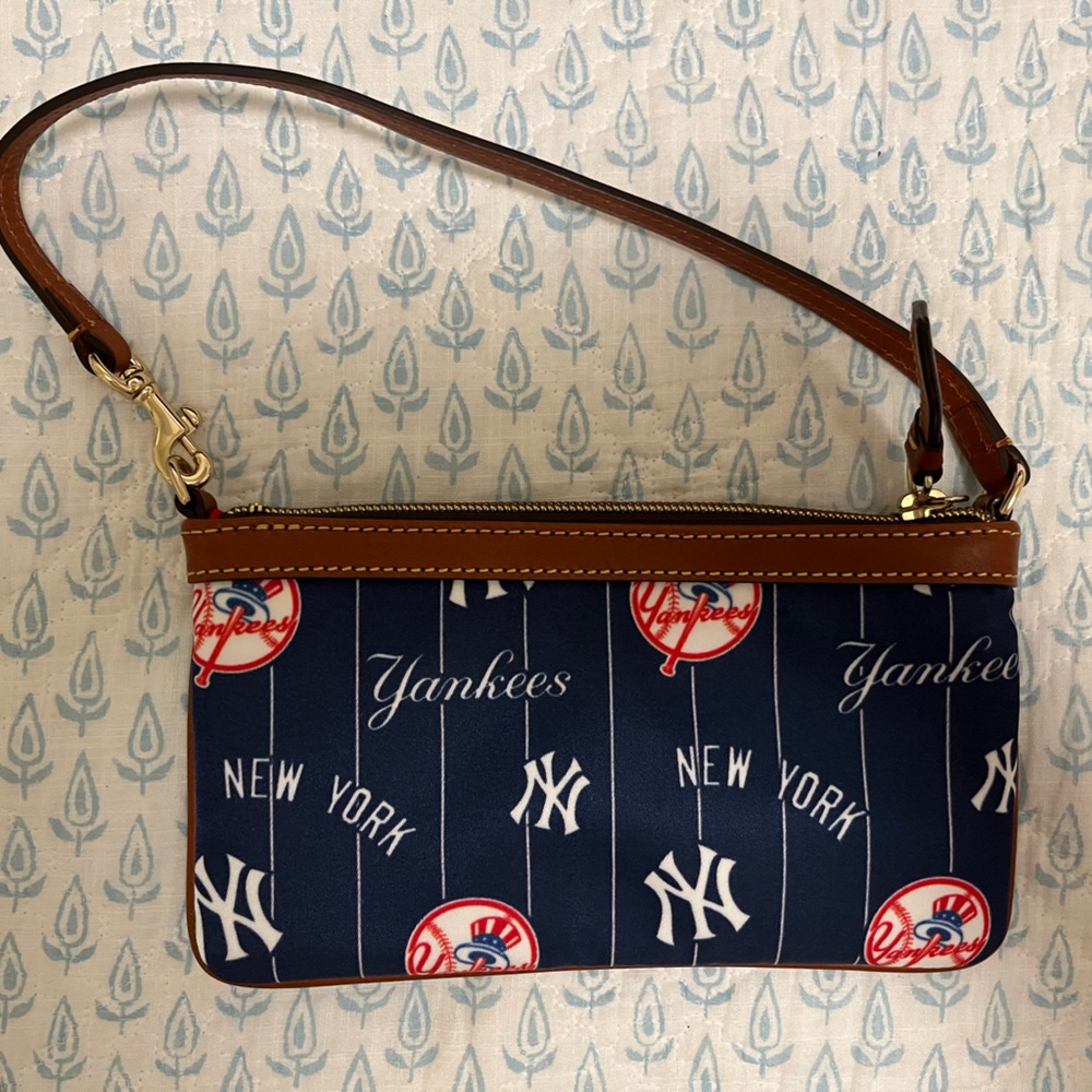 Dooney & Bourke Yankees Wristlet - Picture 2 of 2